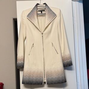 White House Black Market Cream and Black Trench Coat XXS with pockets and zipper